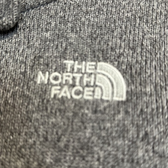 The North Face Zip Up High collar jacket with fleece lining. 2 zip pockets. - Picture 2 of 7
